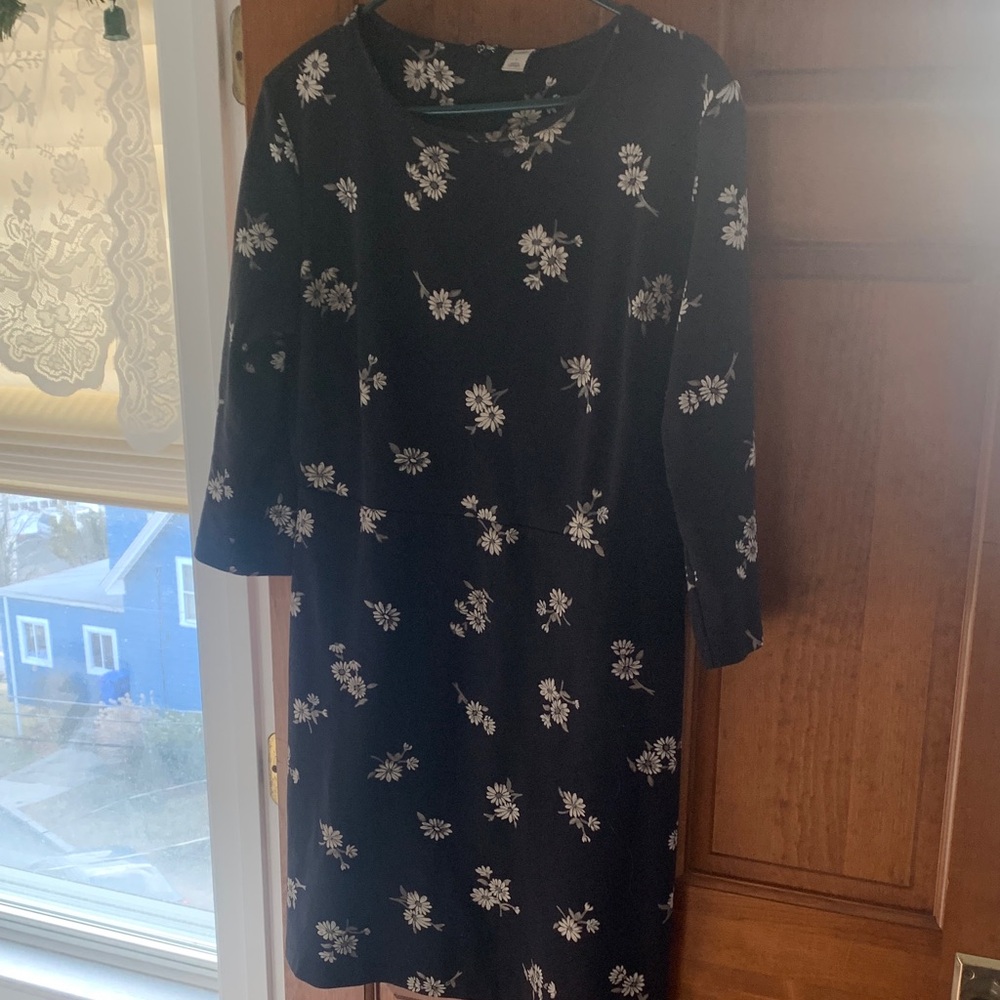 Old Navy Black Floral Long Sleeve Dress
